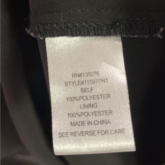 Women Black Dress size M with front pockets & long sleeeve - Picture 9 of 9